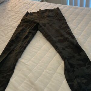 Lululemon Black Camouflage Leggings